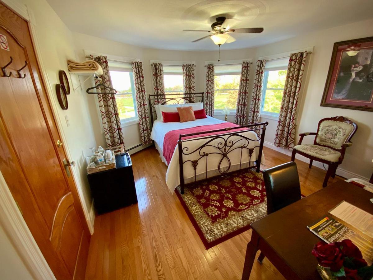 Twin Peaks B&B Mindemoya Rum bild